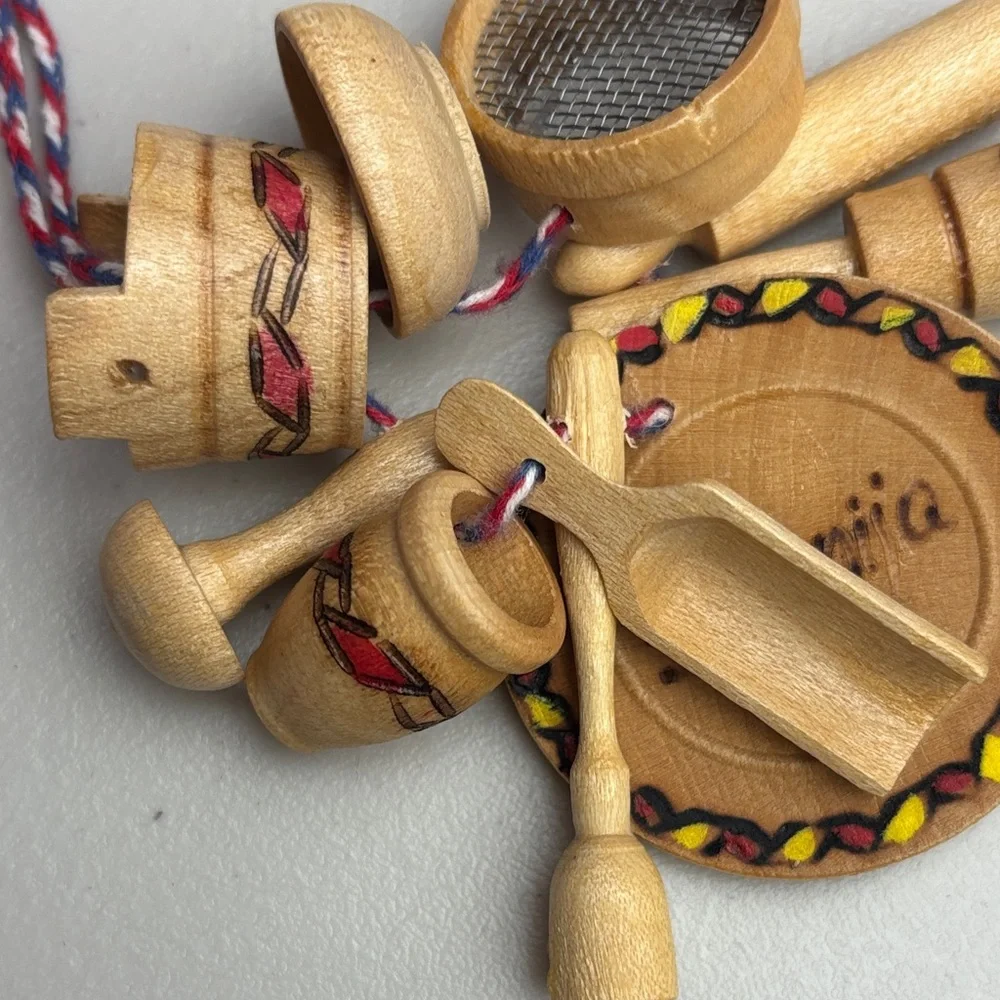 Vintage Wooden Slovenia Souvenir Keychain  / Ornament